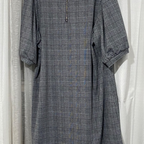 City Chic Puff Sleeve Dress - Picture 2 of 4